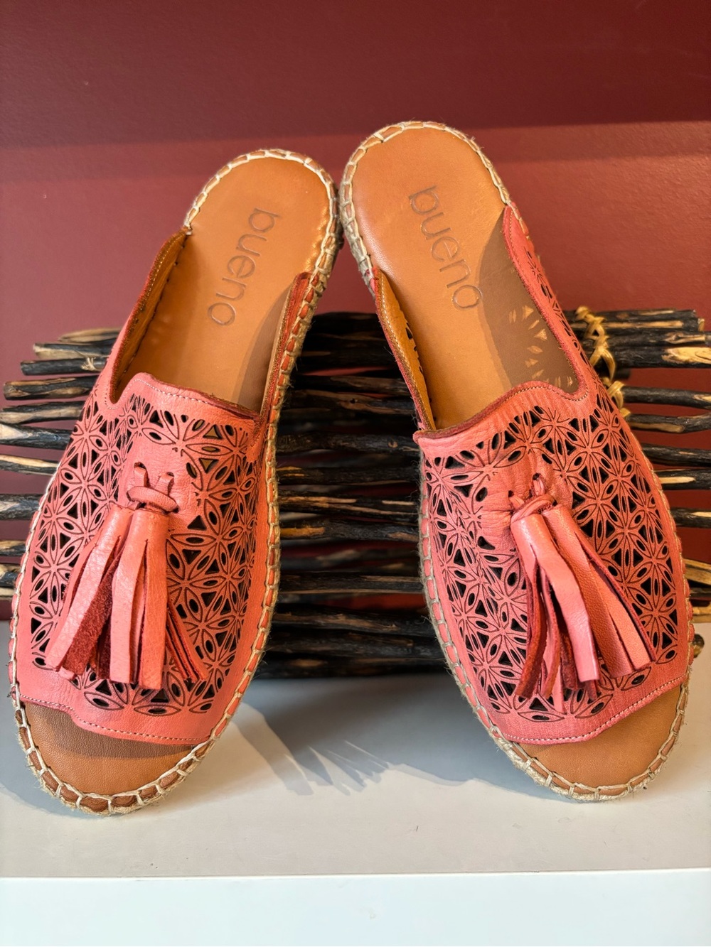 BUENO Rose Tone Slides w. Cutouts & Tassels